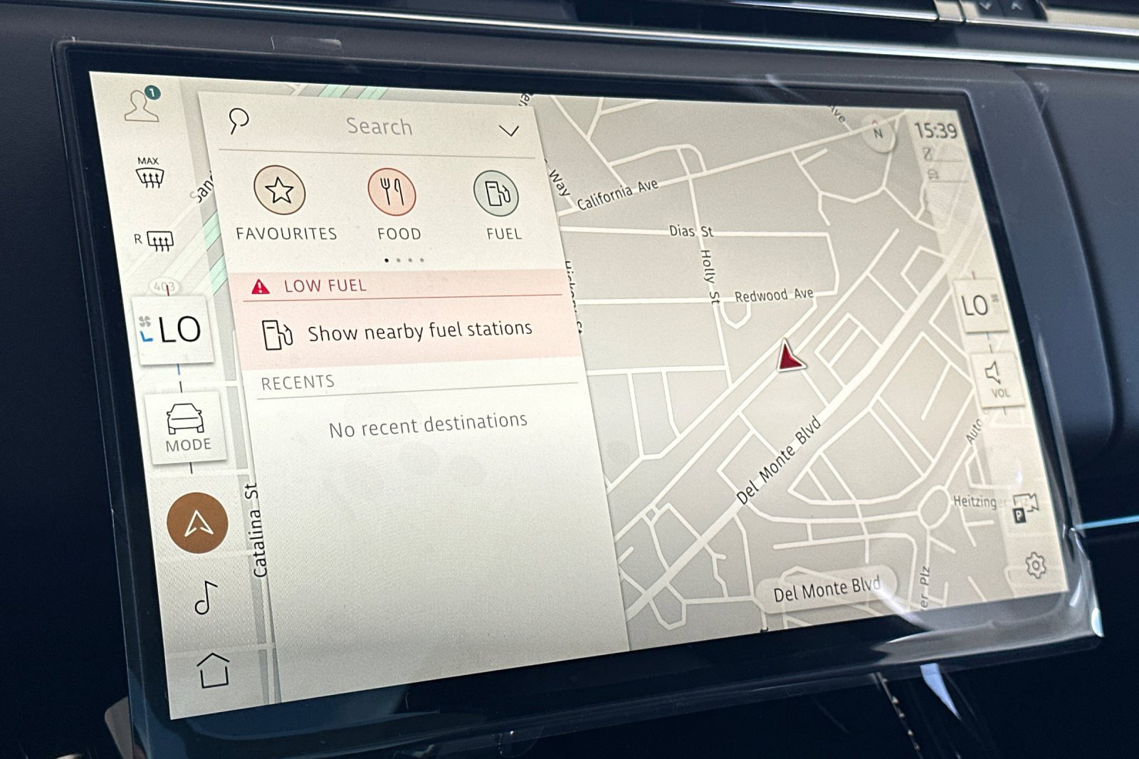 New 2025 Land Rover Range Rover Sport SE image 17