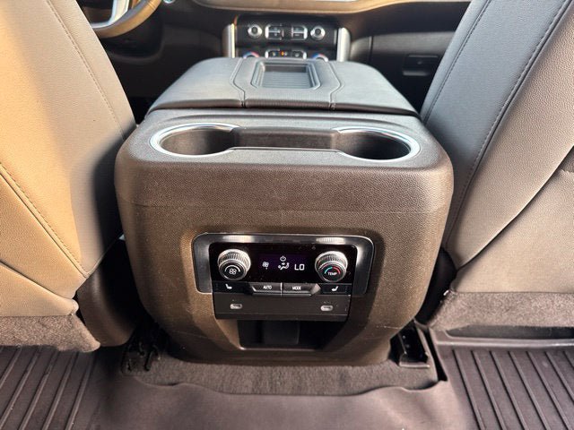 Used 2024 GMC Yukon SLT w/ SLT Premium Package AWD/4WD image 26