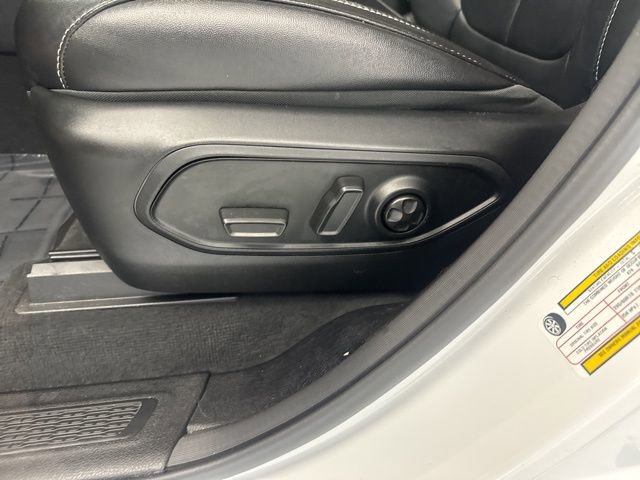 Used 2023 Jeep Grand Cherokee Limited image 17