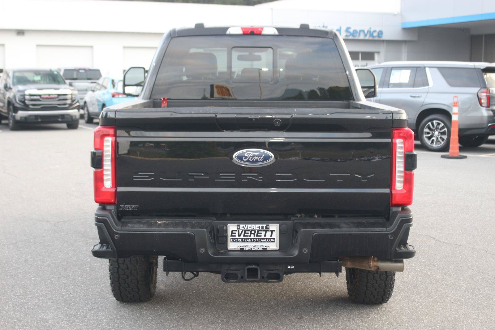 Used 2023 Ford F250 Lariat w/ Sport Appearance Package AWD/4WD image 6