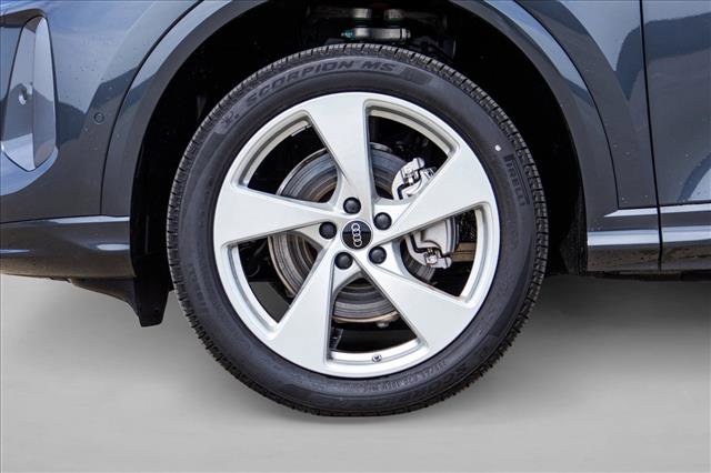 New 2025 Audi Q5 Premium Plus image 9