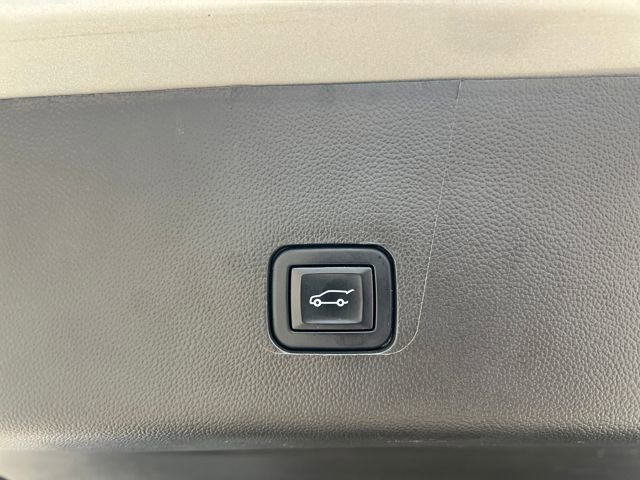 Used 2022 Chevrolet Traverse LT image 20