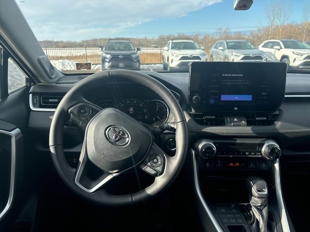 Used 2023 Toyota RAV4 XLE Premium image 4