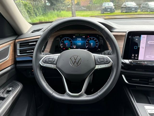 Used 2024 Volkswagen Atlas SE AWD/4WD image 17