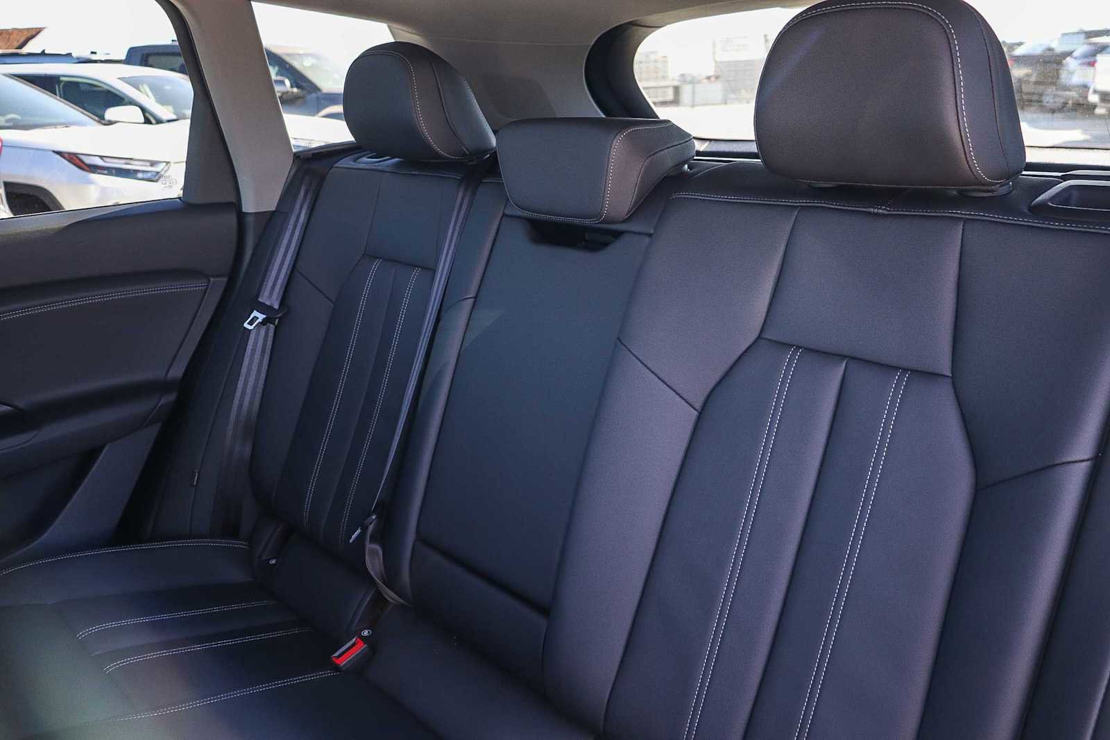 Used 2025 Audi Q6 e-tron Premium w/ Convenience Package image 22