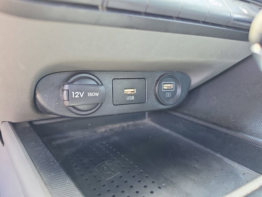 Used 2023 Hyundai Elantra SEL w/ Convenience Package FWD image 27