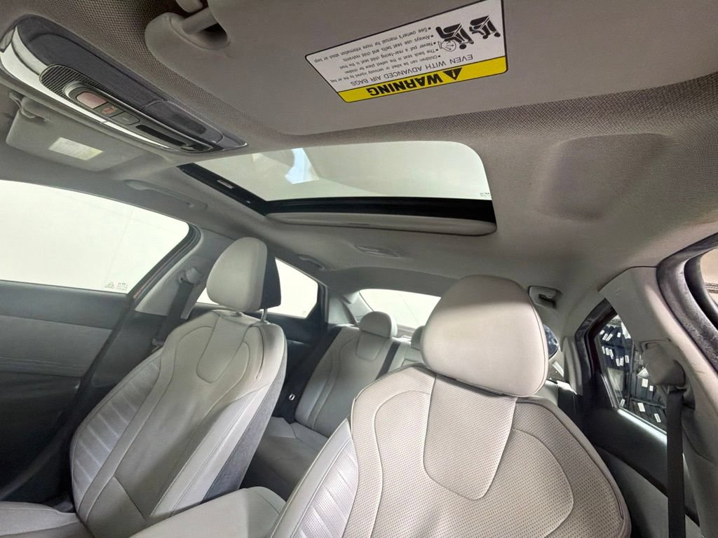 Used 2023 Hyundai Elantra Limited FWD image 16