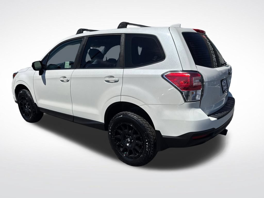 Used 2017 Subaru Forester 2.5i AWD/4WD image 3