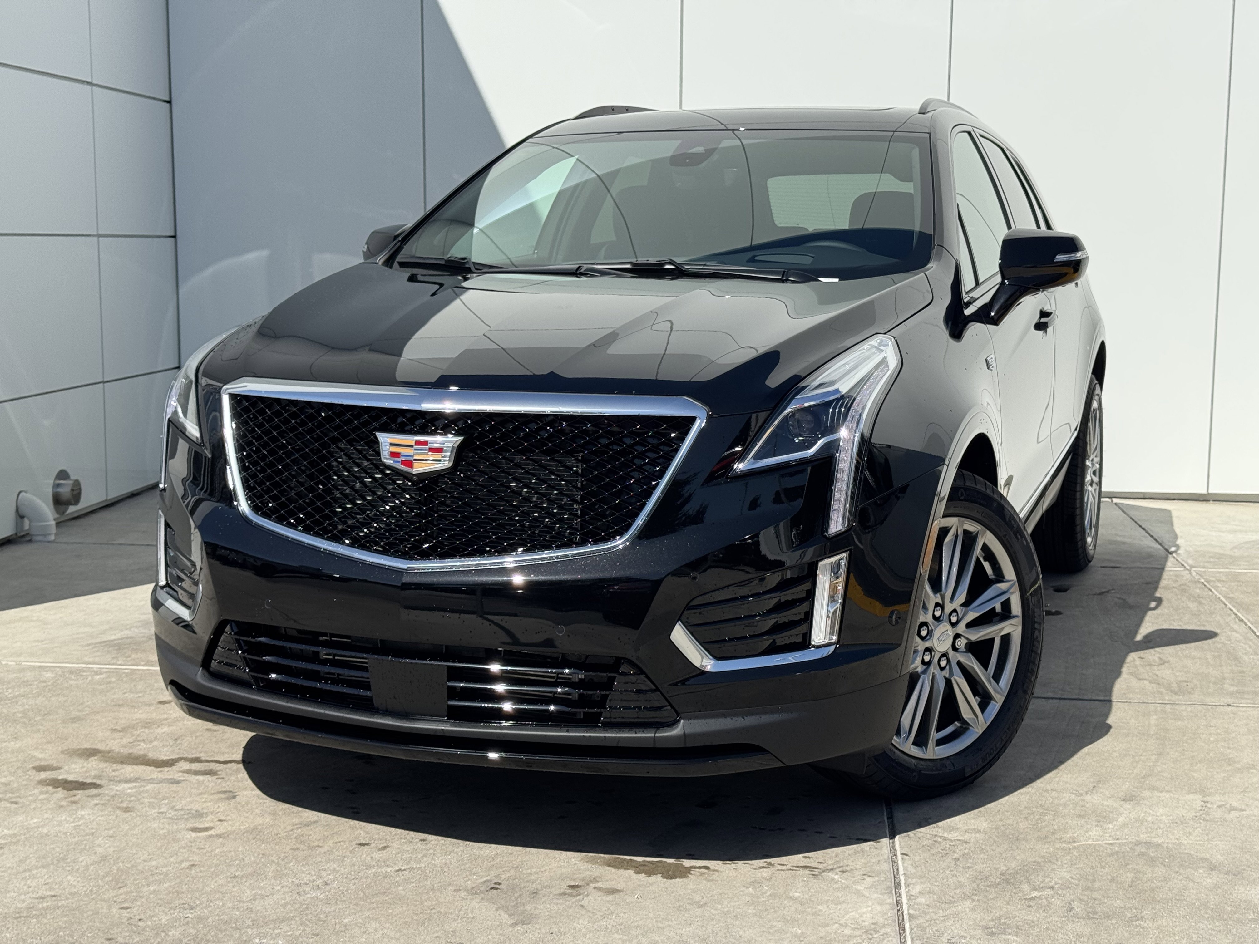 New 2025 Cadillac XT5 Sportv w/ Technology Package image 1