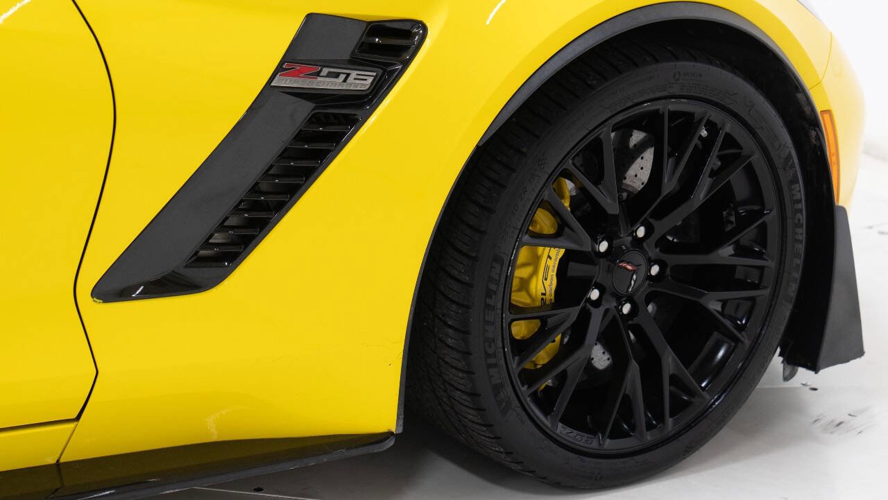 Used 2018 Chevrolet Corvette Z06 RWD image 13