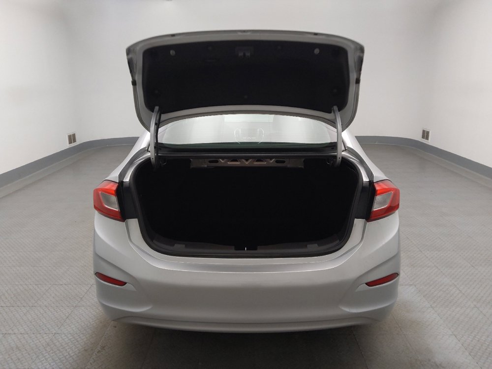 Used 2019 Chevrolet Cruze LS w/ LS Convenience Package FWD image 29