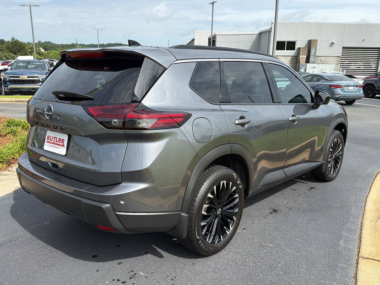 New 2026 Nissan Rogue Dark Armor FWD image 6