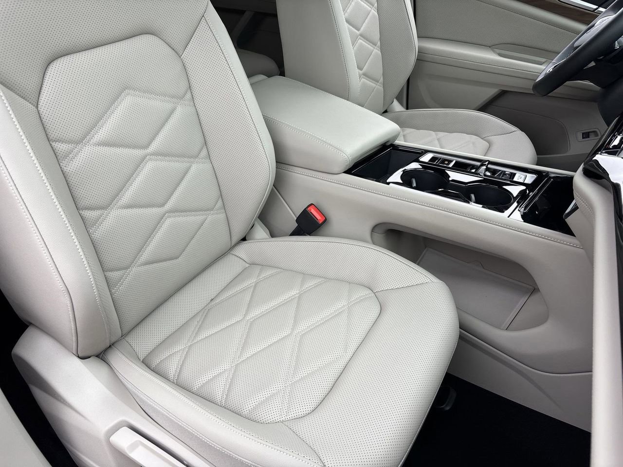 New 2026 Volkswagen Atlas SE image 7