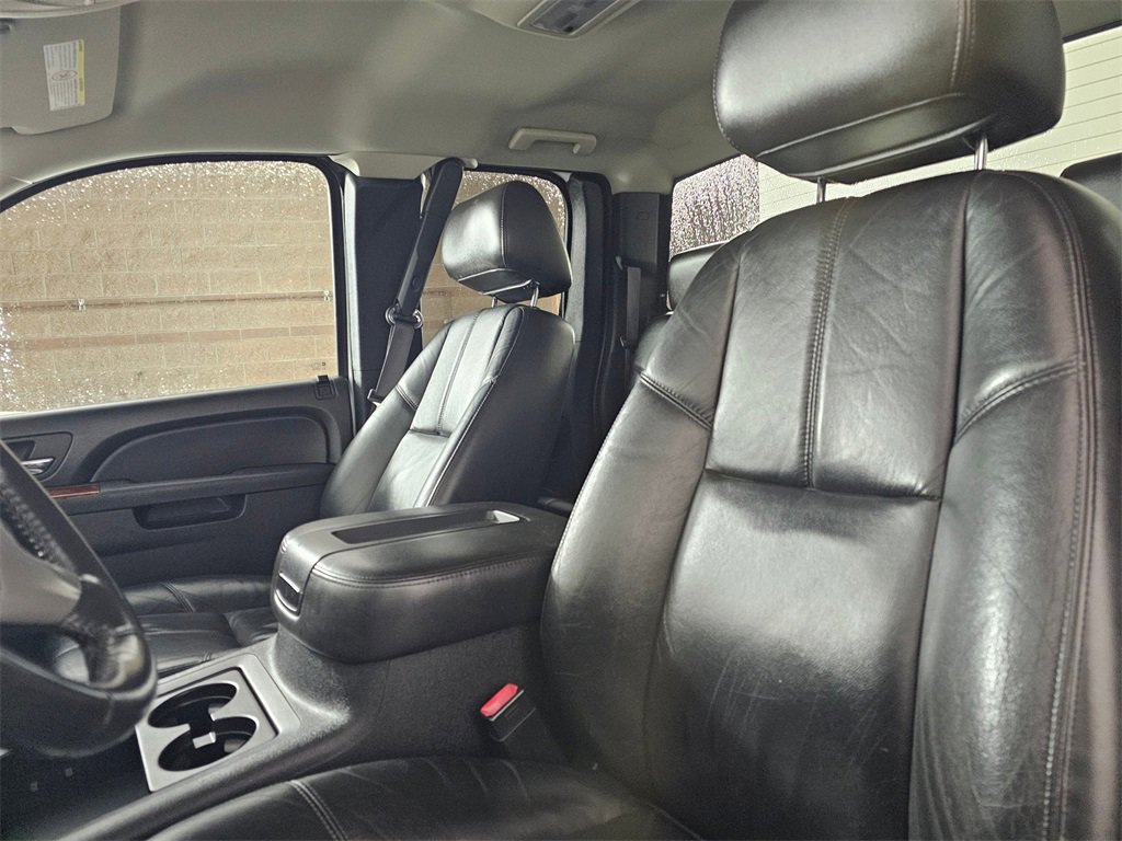 Used 2011 GMC Sierra 3500 SLT w/ SLT Convenience Package image 27