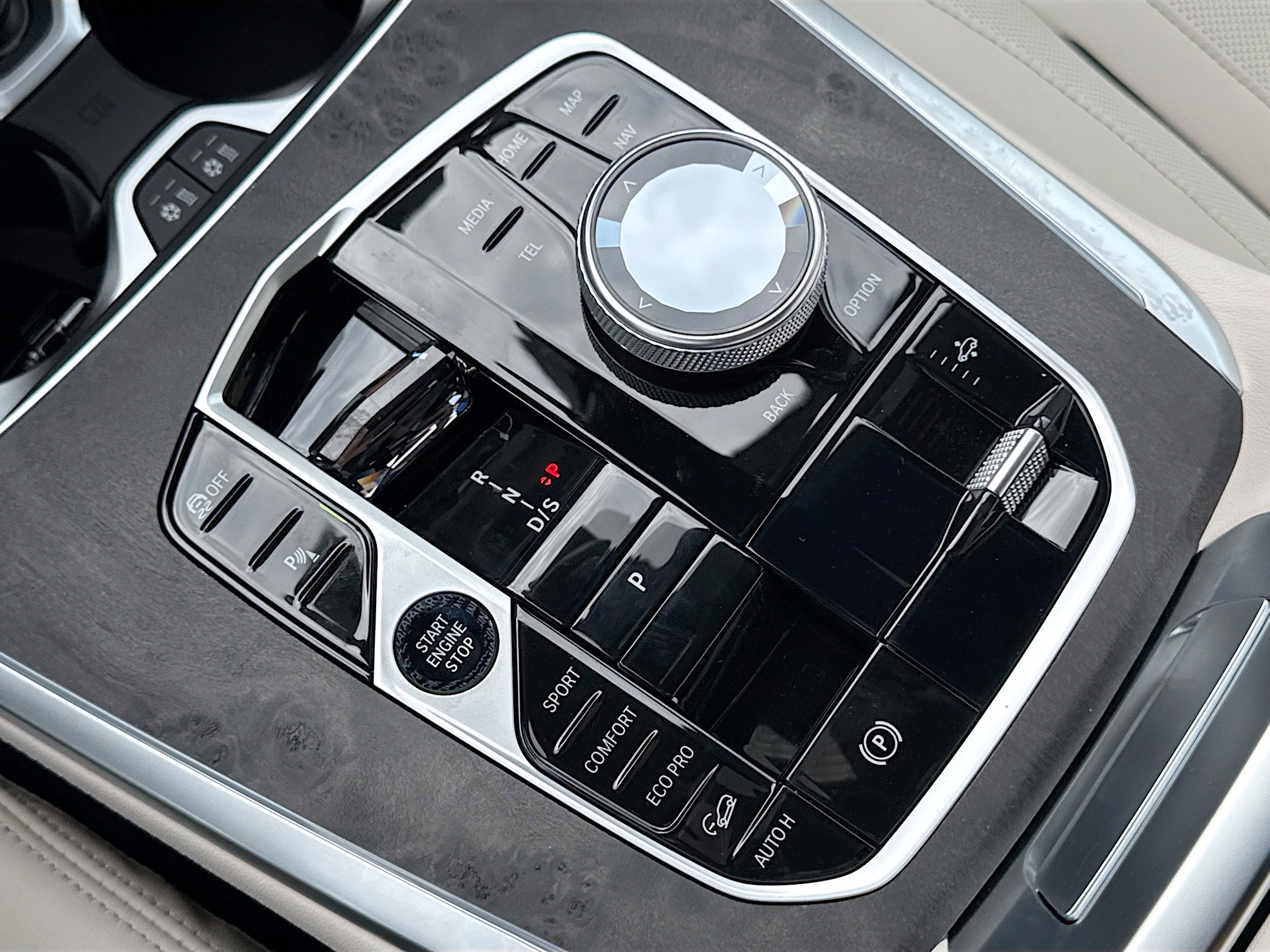 New 2026 BMW X7 M60i AWD/4WD image 30