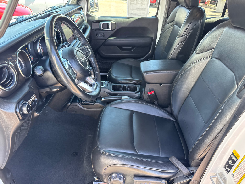 Used 2022 Jeep Wrangler Unlimited Sahara AWD/4WD image 25