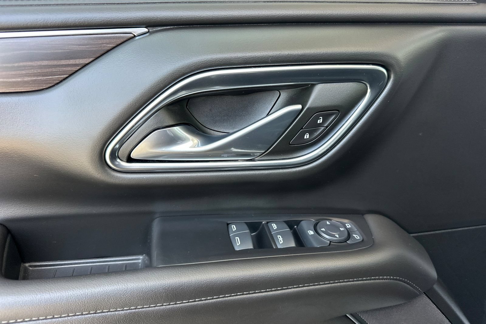Used 2024 Chevrolet Tahoe LS RWD image 11