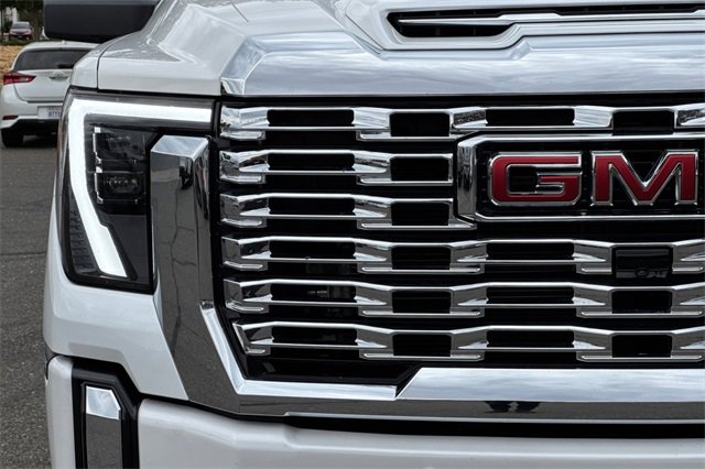 Used 2025 GMC Sierra 3500 Denali image 48