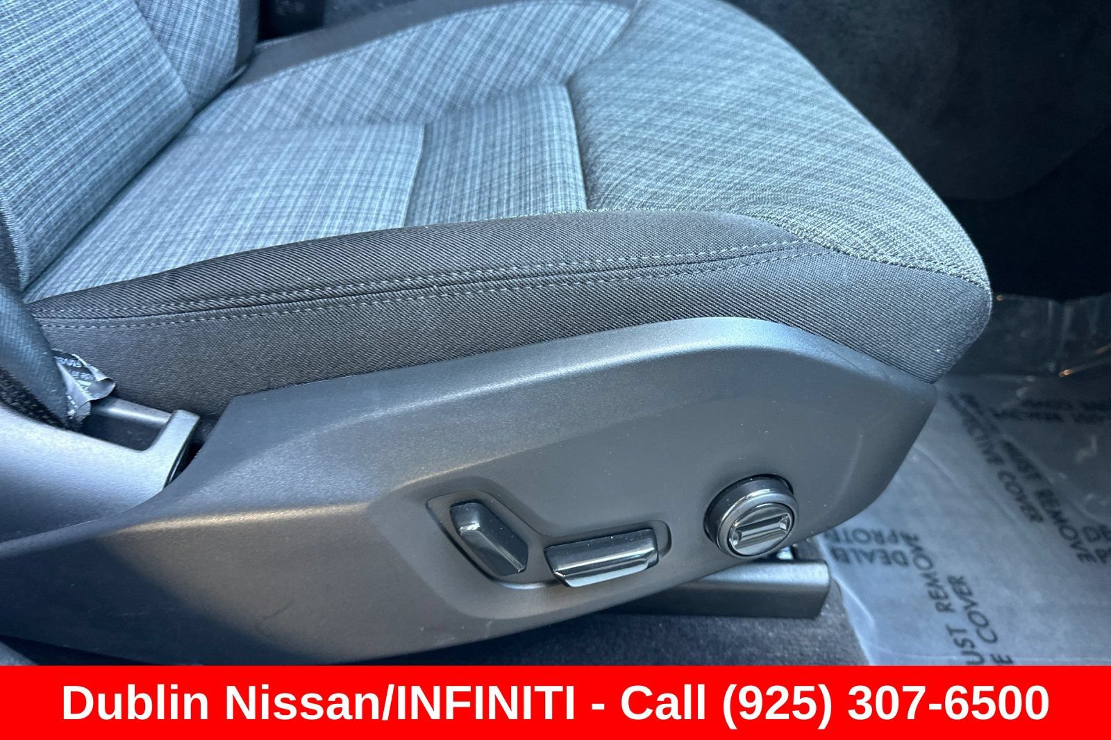 Used 2023 Volvo XC60 B5 Core w/ Protection Package Premier FWD image 23