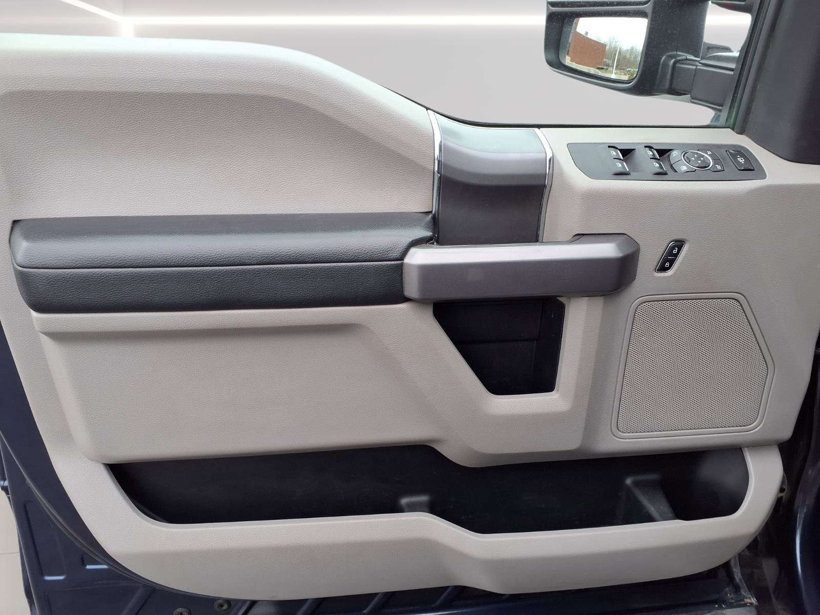 Used 2018 Ford F350 XLT w/ XLT Premium Package AWD/4WD image 15