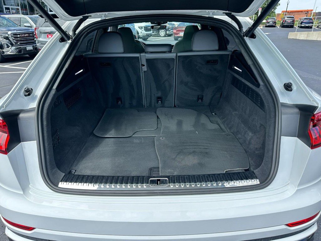 Used 2022 Audi SQ8 Prestige AWD/4WD image 5