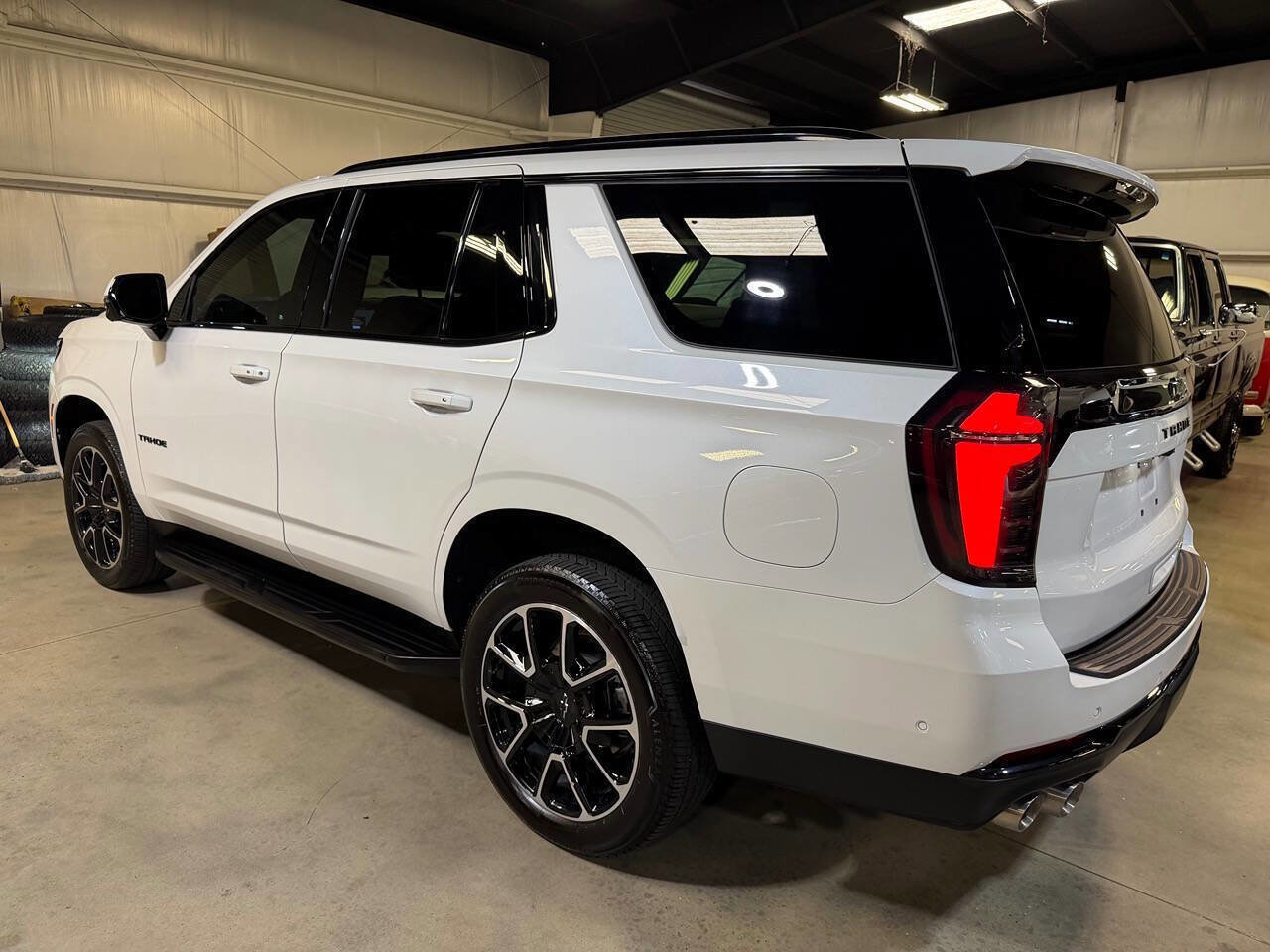 Used 2025 Chevrolet Tahoe RST w/ Comfort Package RWD image 2