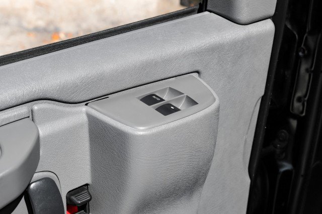 Used 2021 Chevrolet Express 2500 w/ Driver Convenience Package image 39