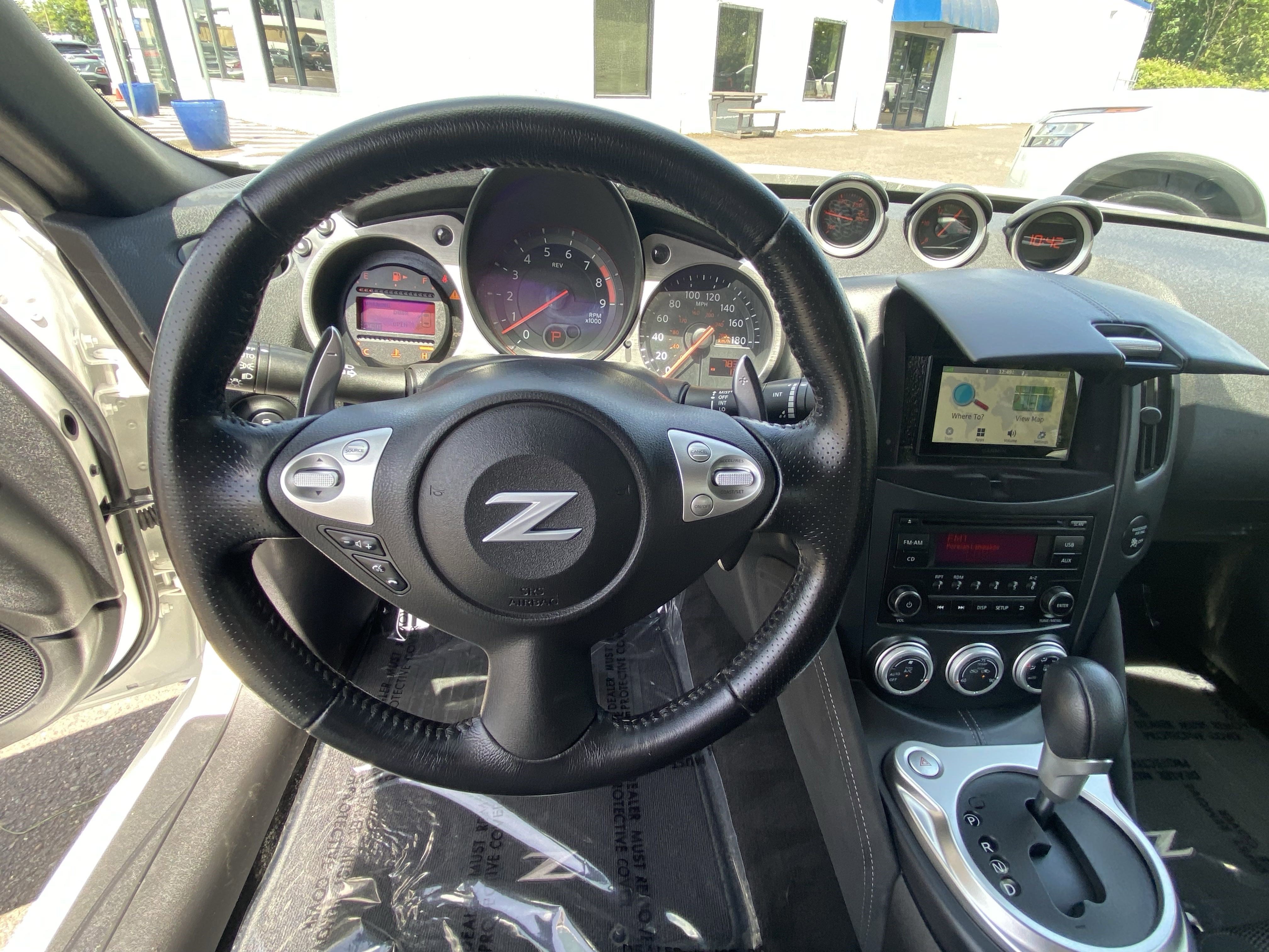 Used 2016 Nissan 370Z Roadster image 12
