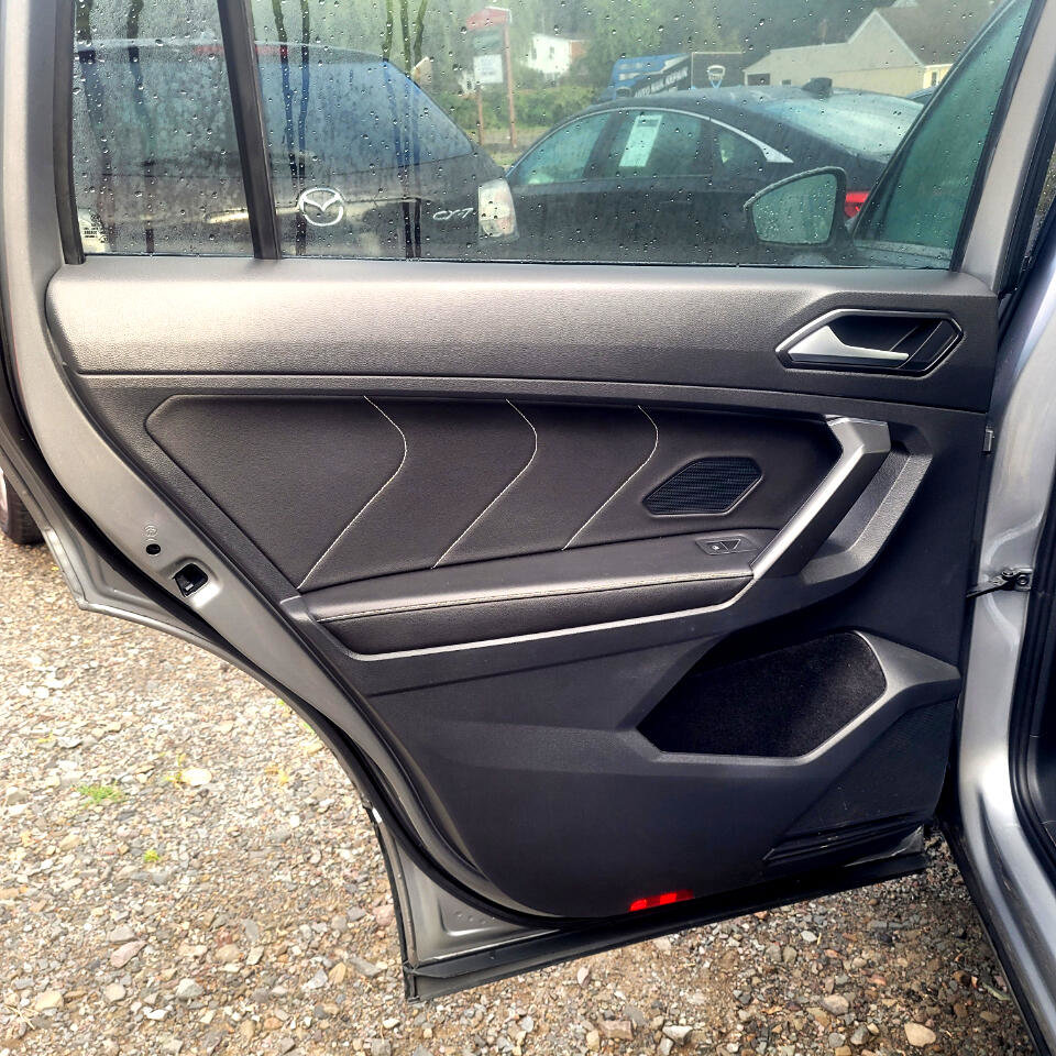 Used 2022 Volkswagen Tiguan SE image 33