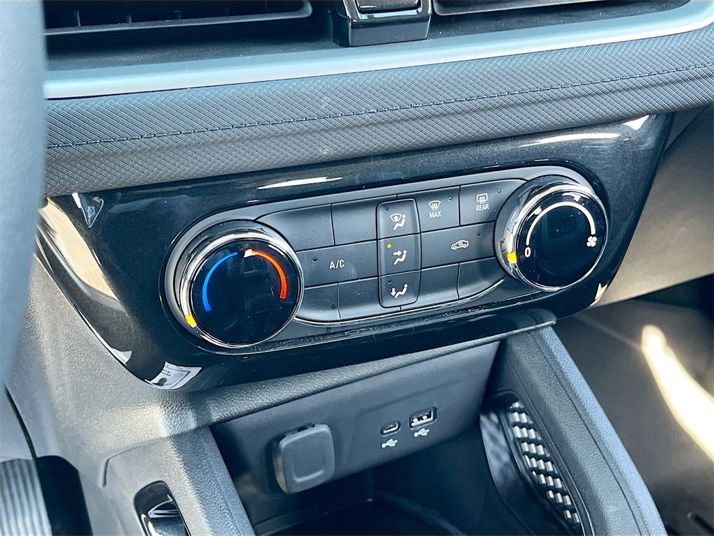 Used 2024 Chevrolet TrailBlazer LT w/ Driver Confidence Package image 15