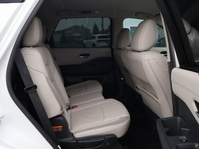 Used 2024 Nissan Pathfinder SL image 26