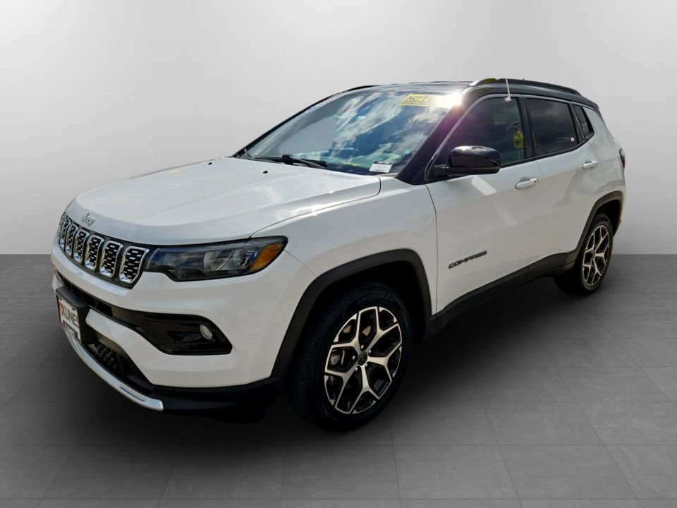 Used 2025 Jeep Compass Limited AWD/4WD image 11