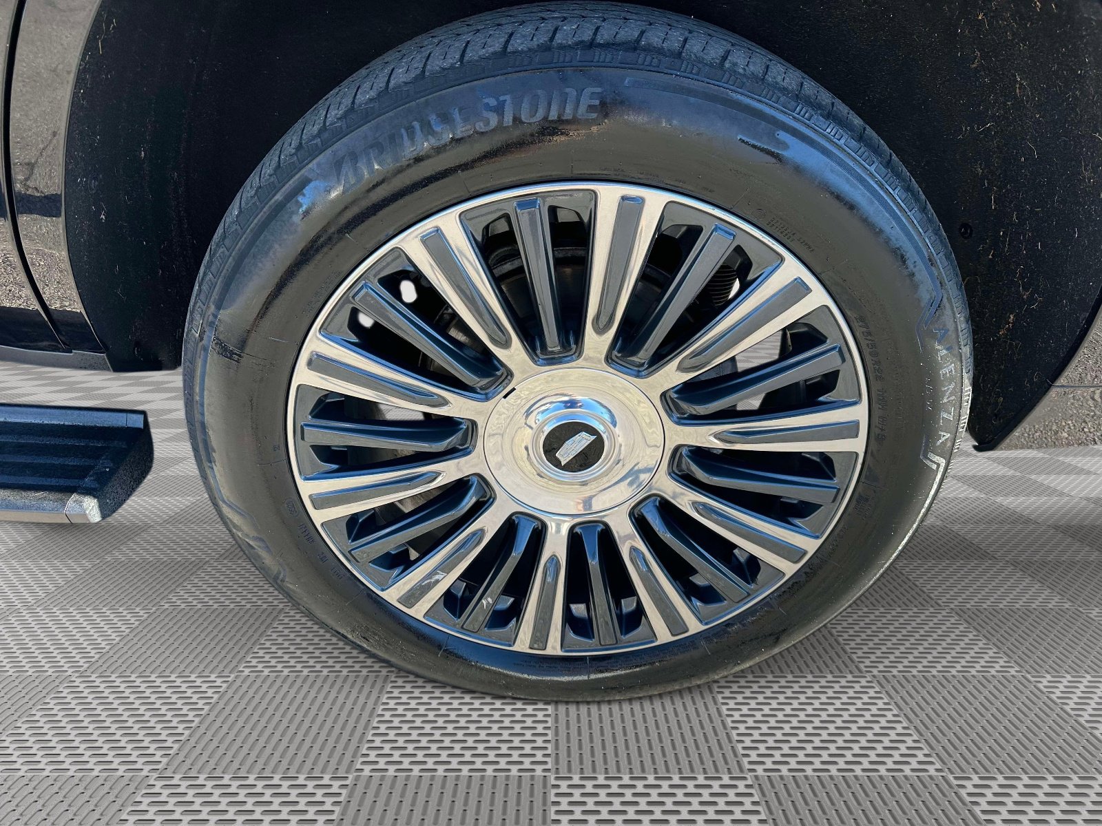 Certified 2022 Cadillac Escalade Premium Luxury Platinum image 36