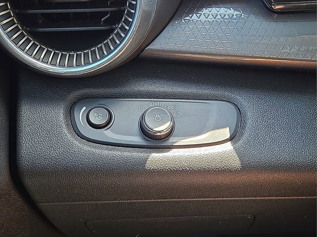 Used 2025 Chevrolet Trax ACTIV w/ Driver Confidence Package image 24