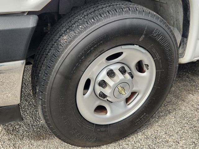 Used 2024 Chevrolet Express 2500 w/ Driver Convenience Package image 10