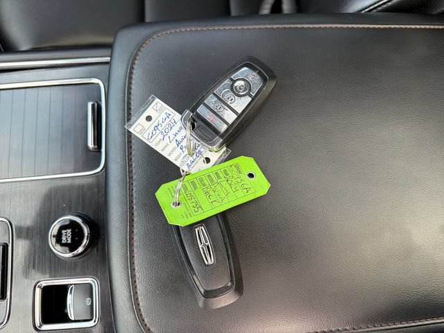 Used 2024 Lincoln Aviator AWD w/ Premium Package image 32