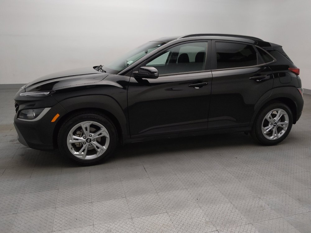 Used 2022 Hyundai Kona SEL FWD image 2