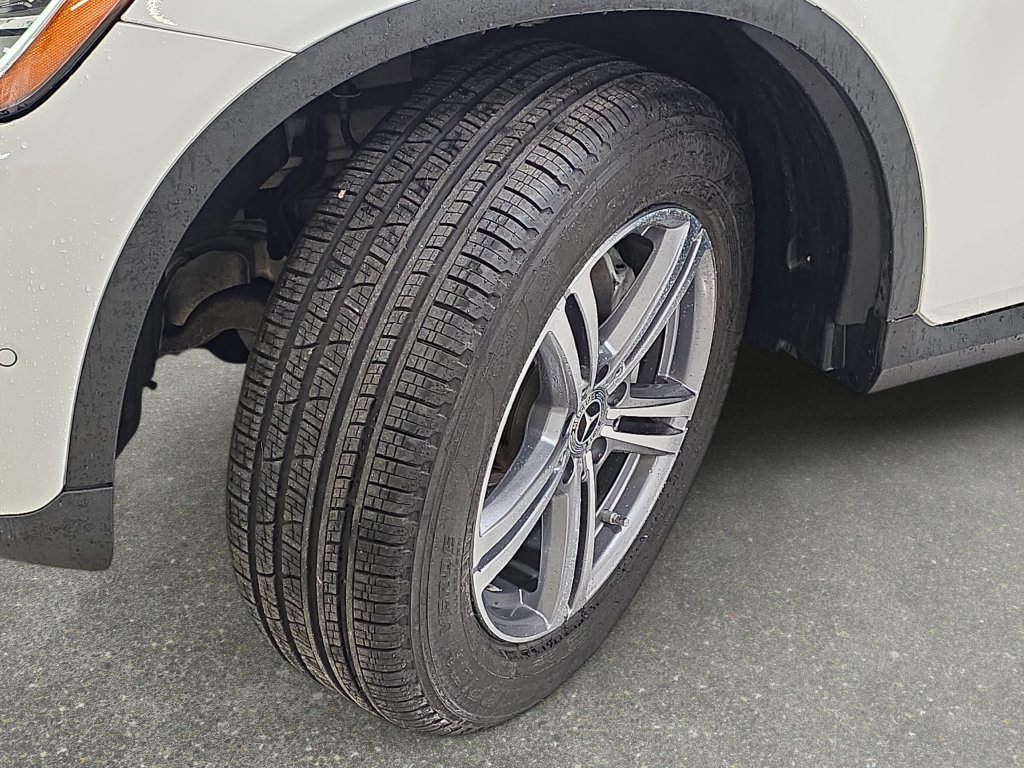 Used 2022 Mercedes-Benz GLC 300 4MATIC image 32