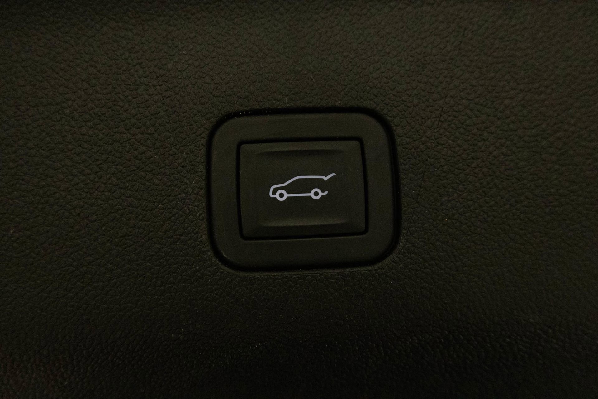 Used 2025 GMC Yukon Elevation image 37