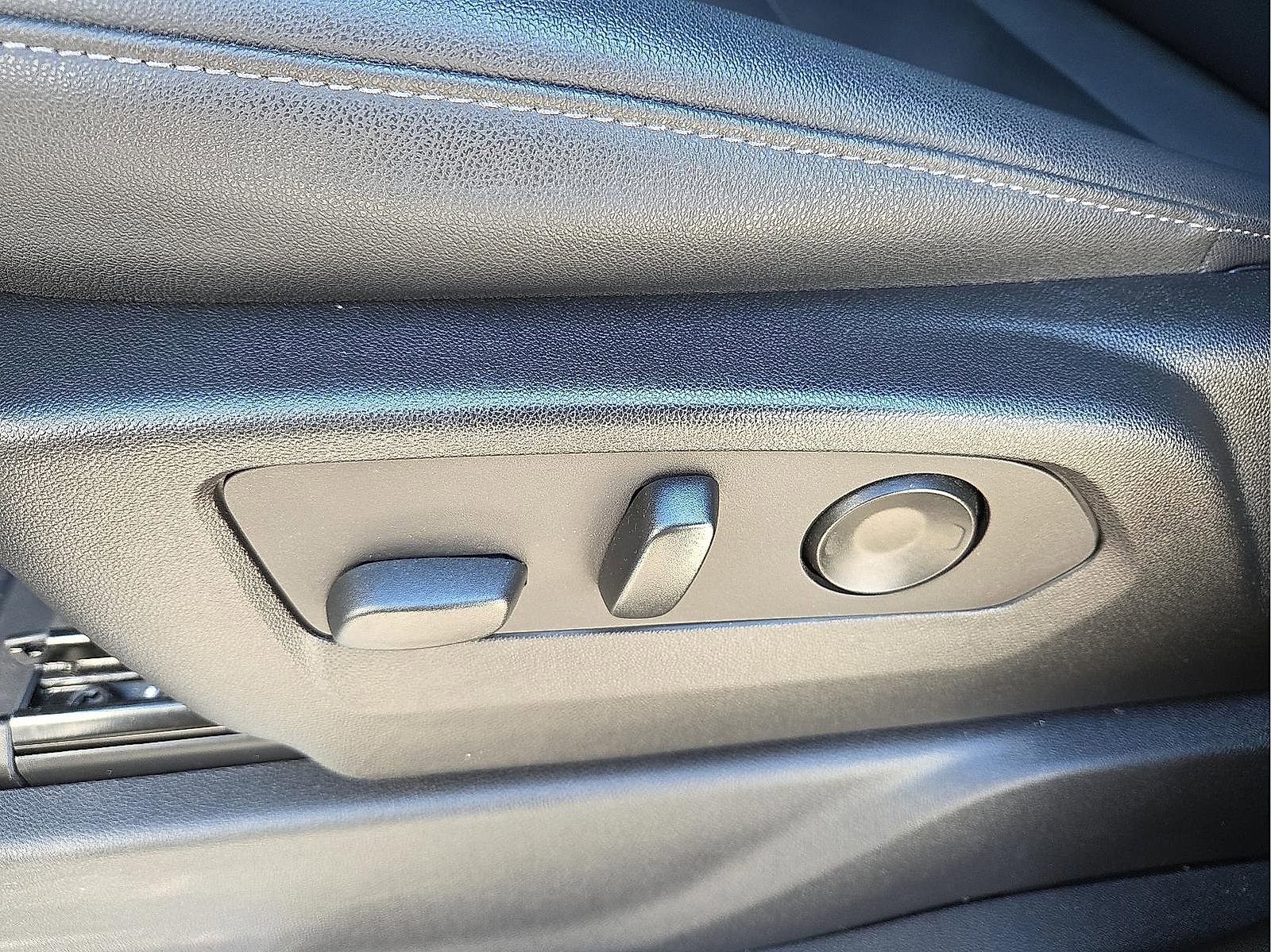 Certified 2022 GMC Sierra 1500 Elevation w/ Elevation Premium Package image 14