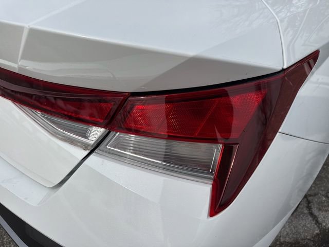 Certified 2025 Hyundai Elantra SE image 32