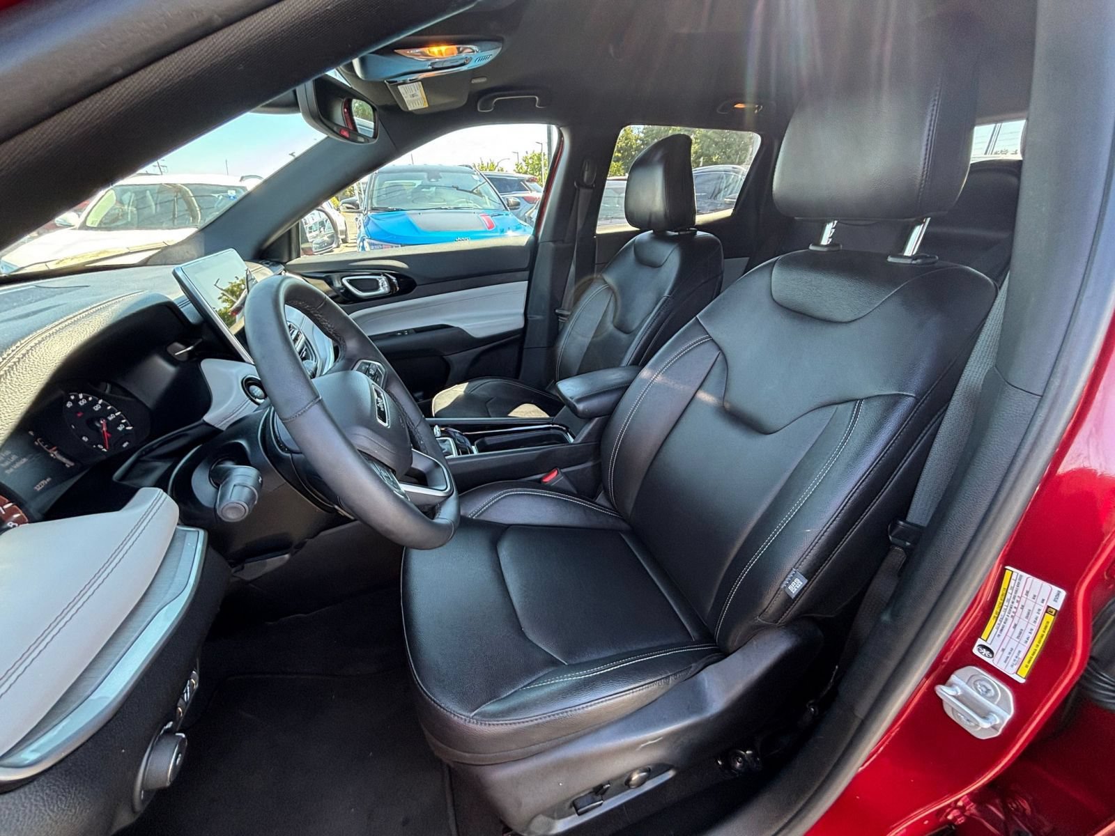 Used 2025 Jeep Compass Limited AWD/4WD image 36