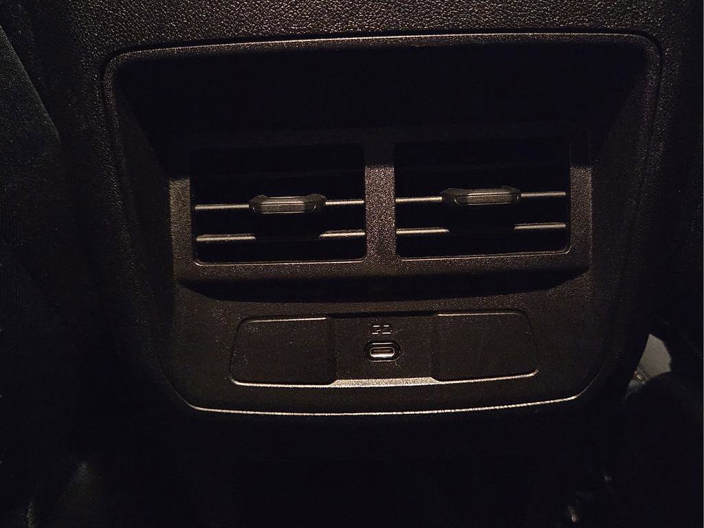 Used 2024 Chevrolet Colorado LT image 15