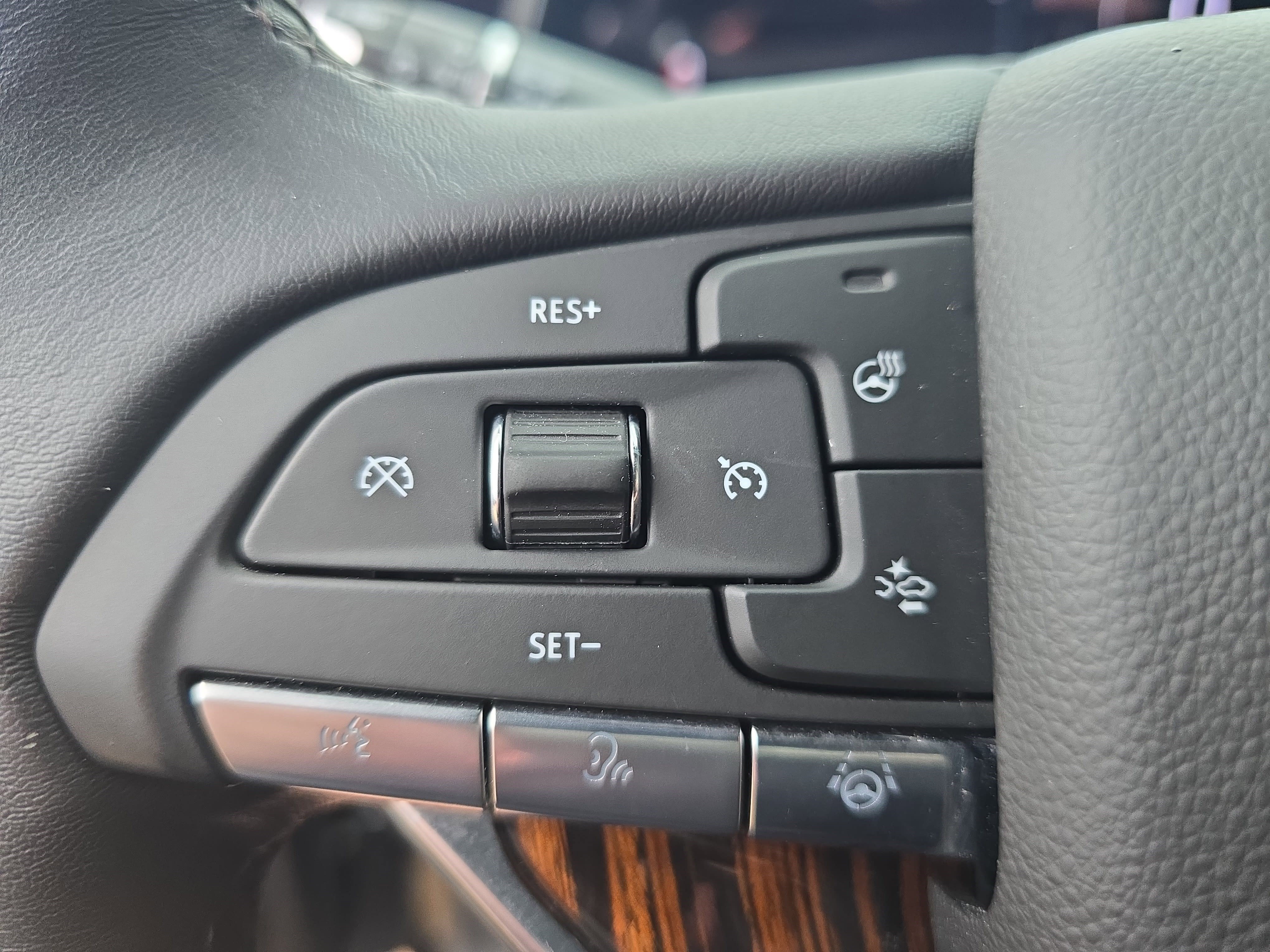 Certified 2023 Cadillac Escalade ESV Premium Luxury w/ LPO, Floor Liner Package AWD/4WD image 18