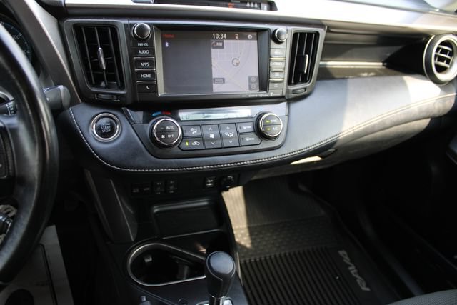 Used 2018 Toyota RAV4 XLE AWD/4WD image 15
