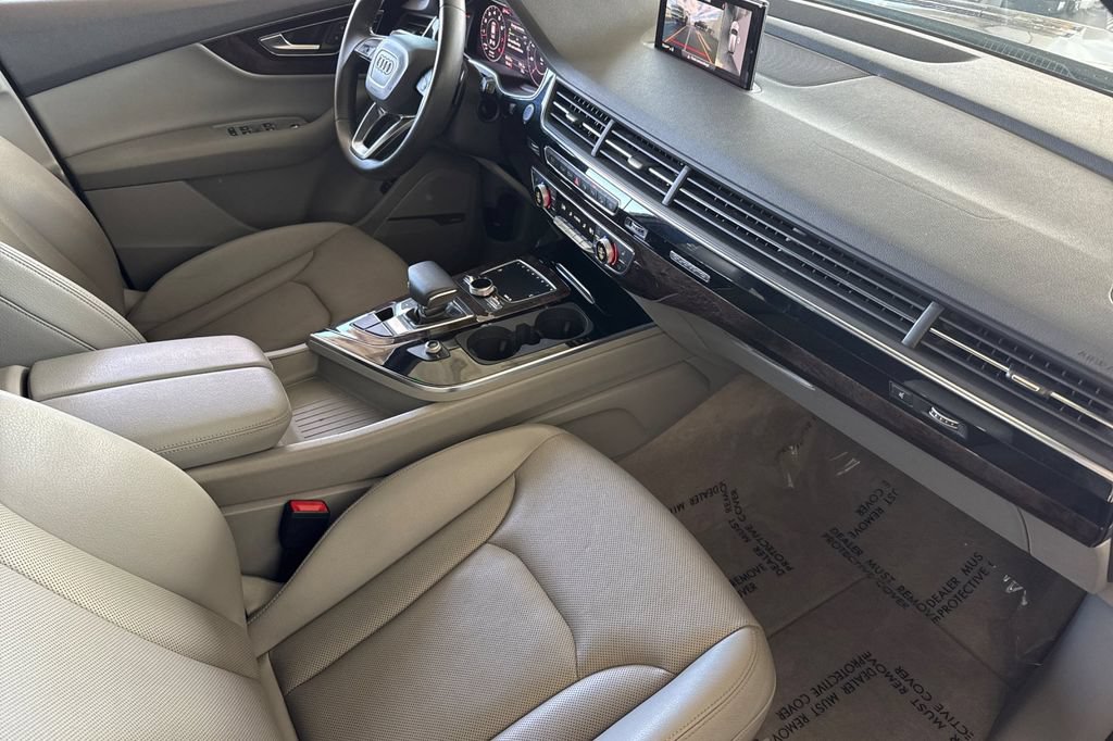 Used 2019 Audi Q7 3.0T Prestige AWD/4WD image 14