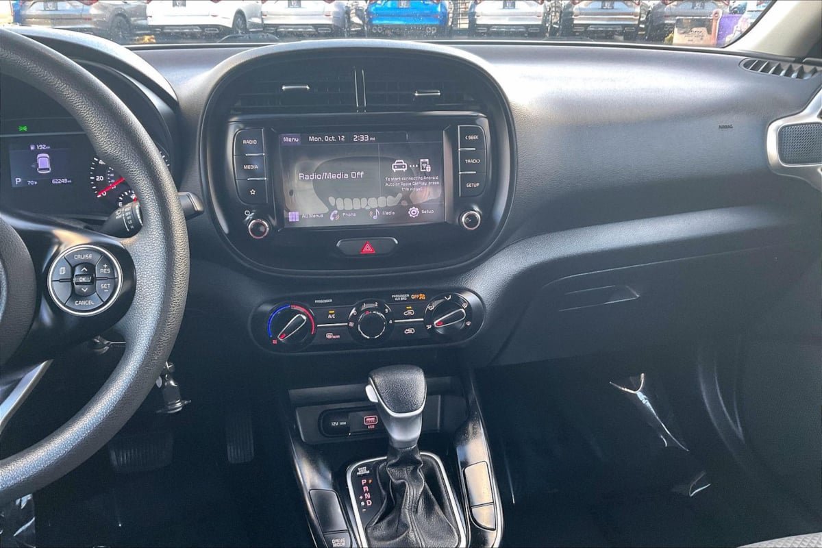 Used 2022 Kia Soul LX w/ Technology Package FWD image 6
