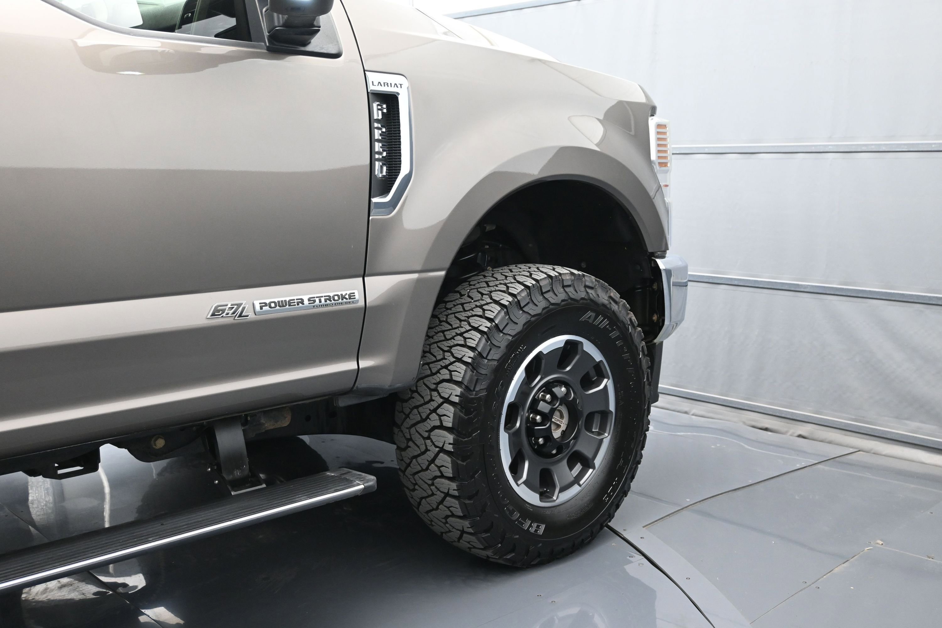Used 2020 Ford F250 Lariat w/ Lariat Ultimate Package AWD/4WD image 48
