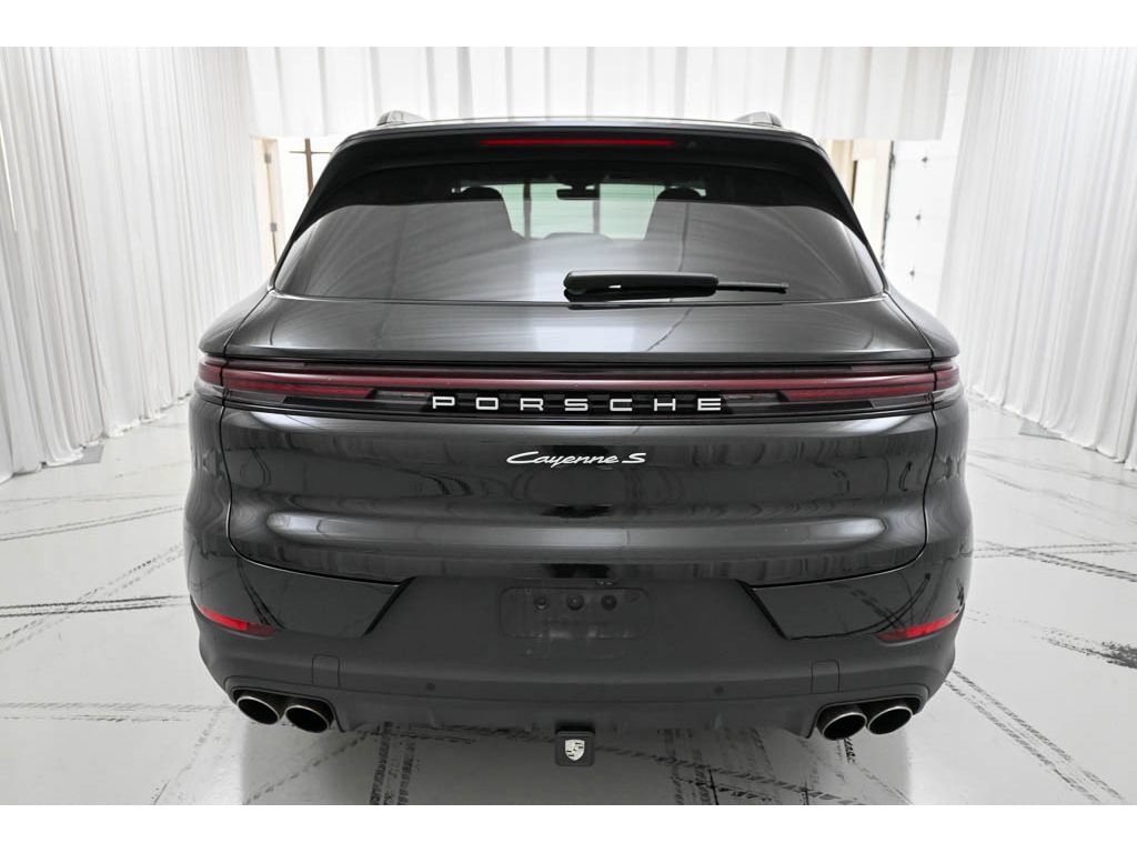 Used 2024 Porsche Cayenne S AWD/4WD image 6