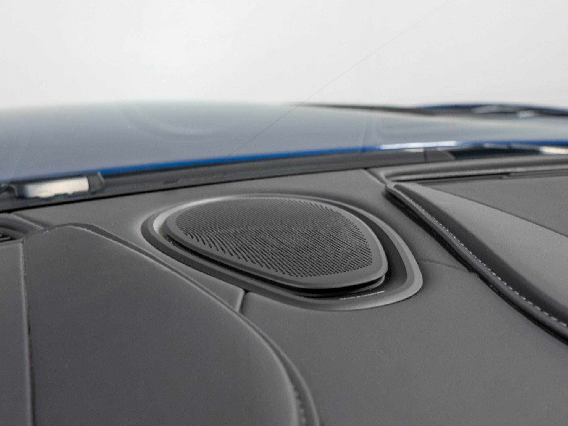 Used 2023 Aston Martin DBS Superleggera Volante RWD image 69